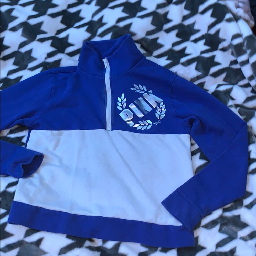 xs pink sweatshirt